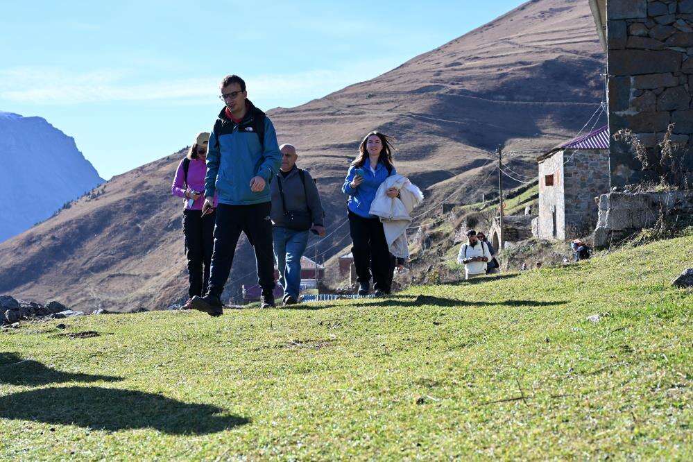 Santa Harabeleri’nde şehit öğretmen için yürüyüş! Konya’dan öğrenciler de katıldı 10